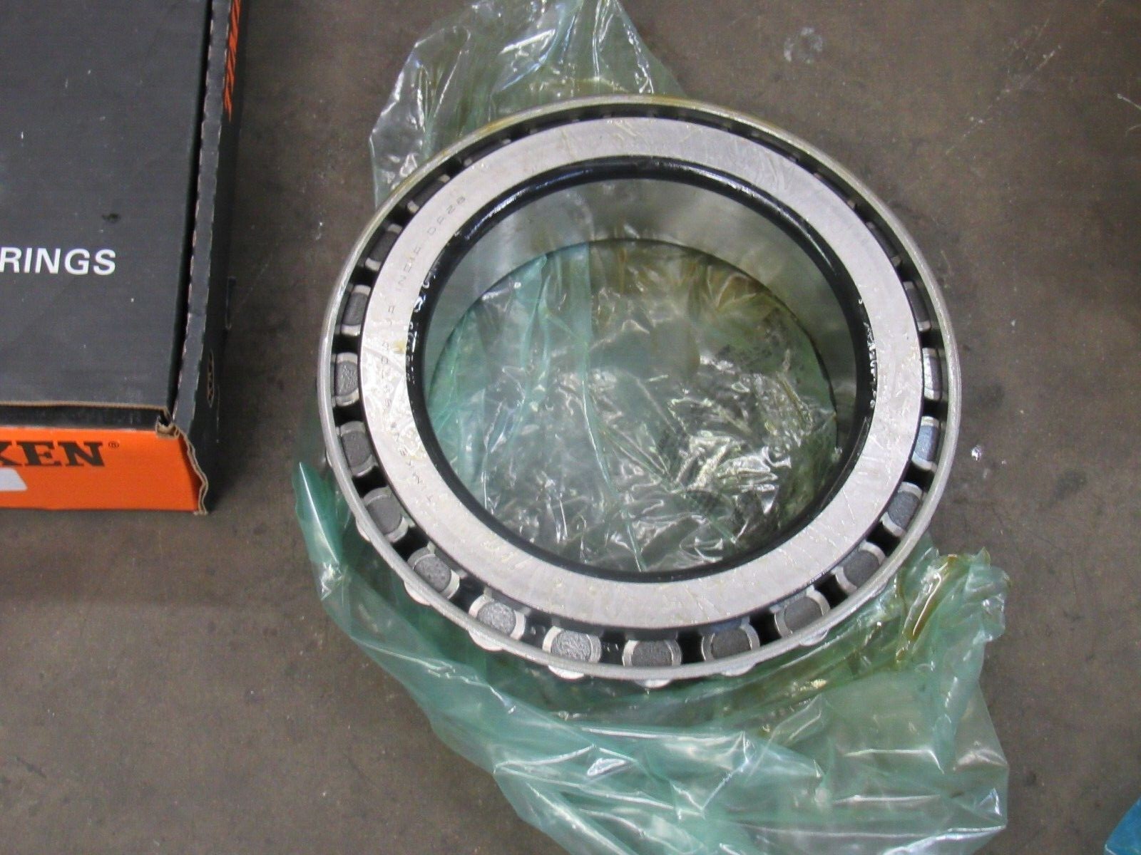 NEW TIMKEN TAPERED ROLLER BEARING CONE 94700-20024 7″ID 2.5″WD