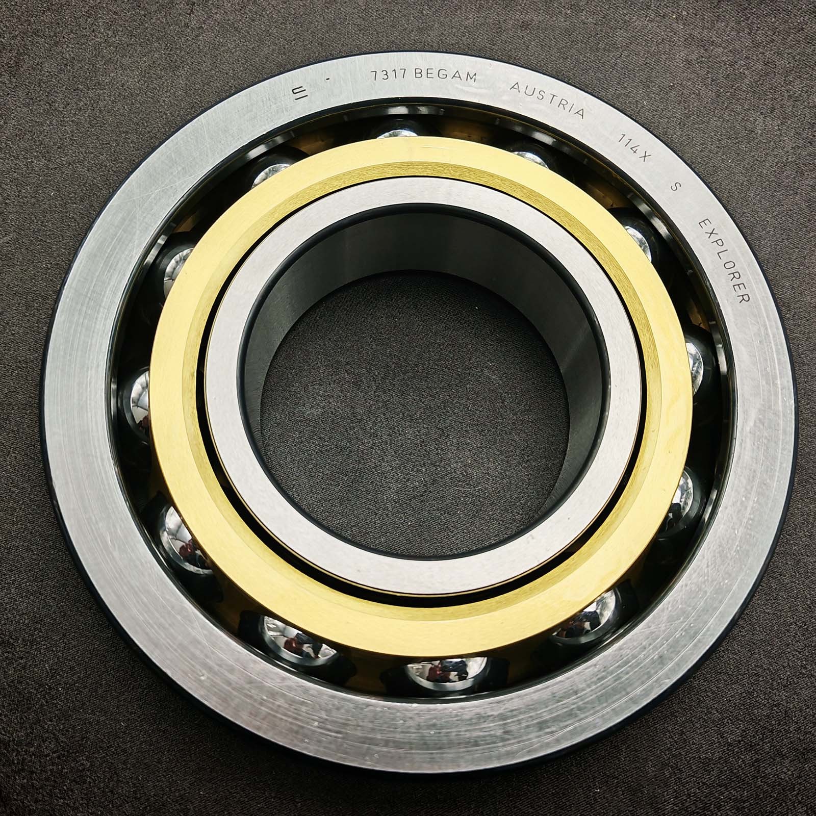 Brand New Single Row Angular Contact Ball Bearing for SKF 7317 BEGAM 85×180×41mm