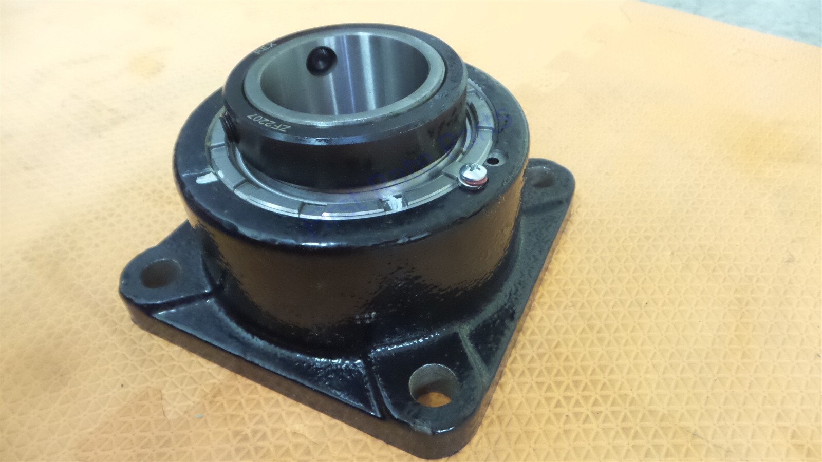 Rexnord ZF2207 Spherical Roller Bearing Flange 2-7/16″ 2-7/16 in Rex Block NEW