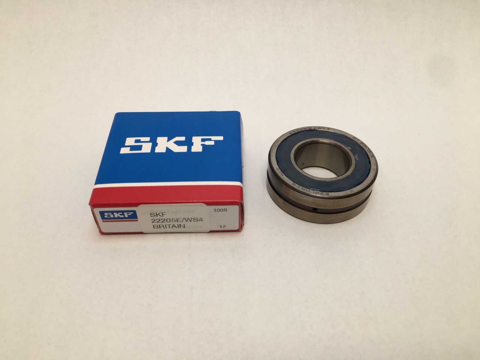 SKF 22205-E/W64 Spherical Roller Bearing 25x52x18mm 22205 E/W64 22205E Britain