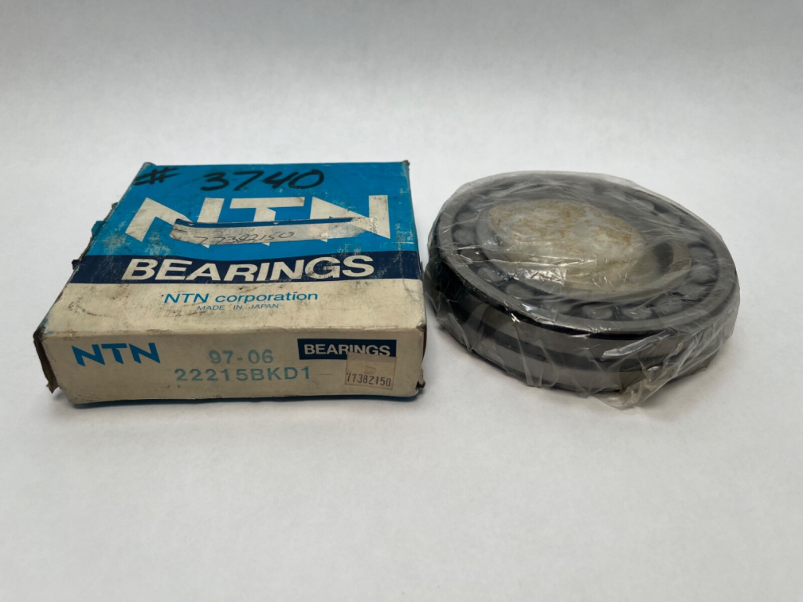 NTN 22215BKD1 Spherical Bearing 75x130x31 mm 22215CJ 22215-B-K-D1 Japan