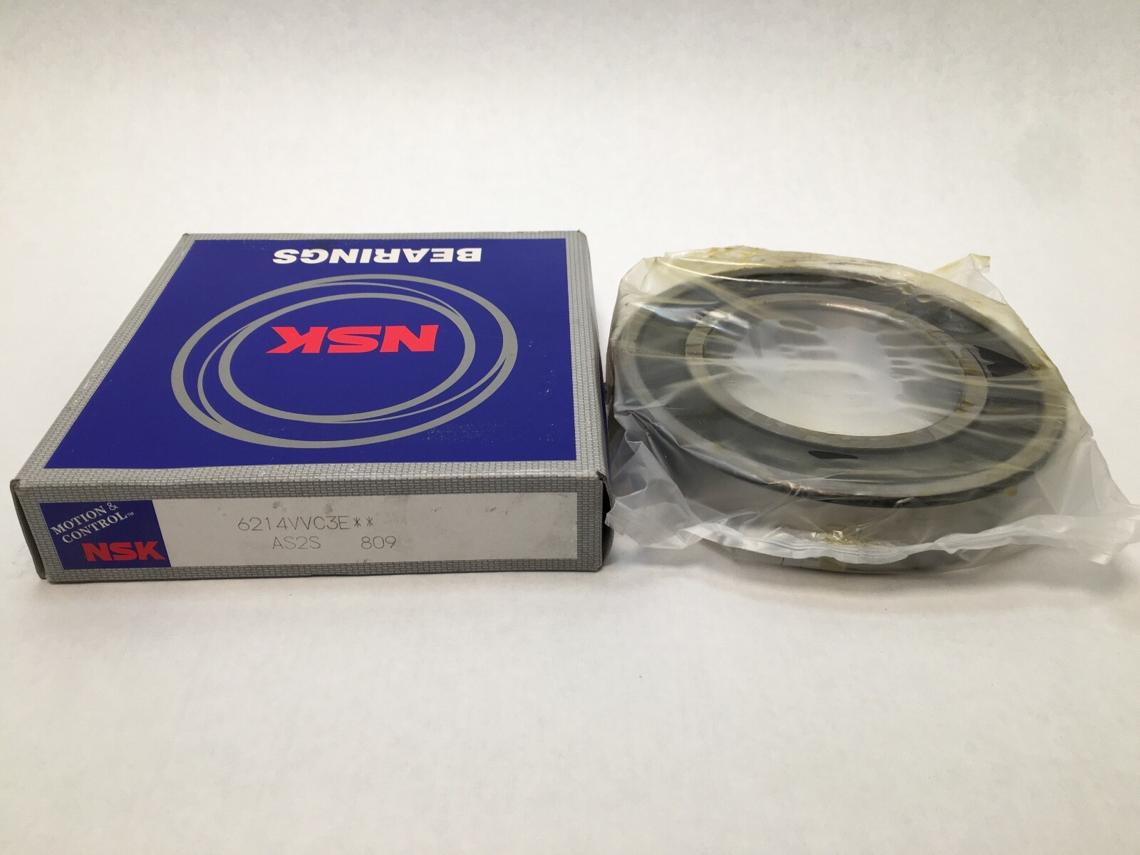 NSK 6214VVC3E Bearing Rubber Seals 70x125x24 mm 6214 VV 2RS RS C3 E 6214RS Japan