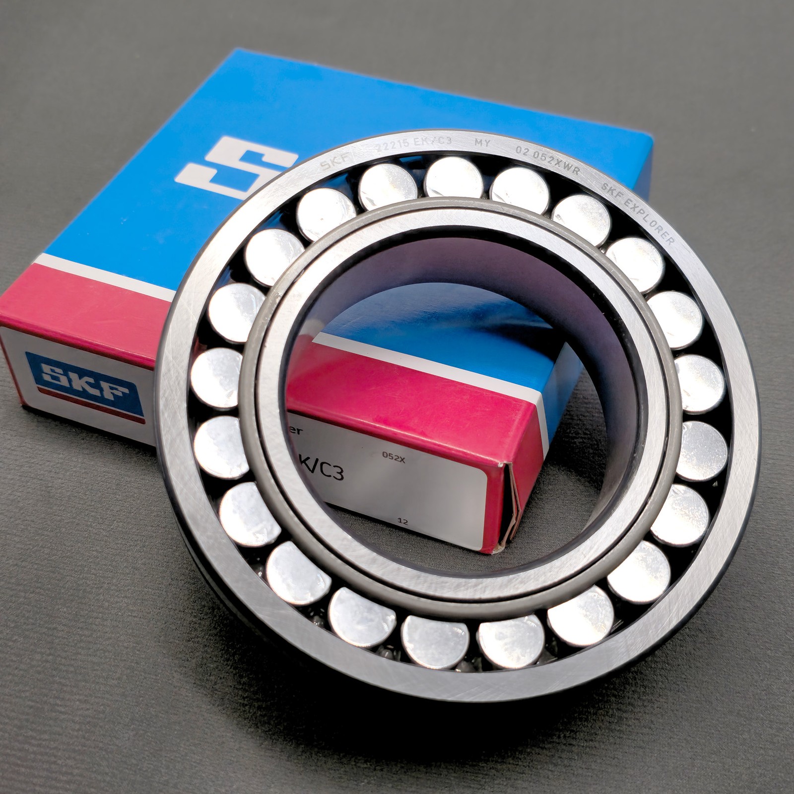 1PCS Spherical Roller Bearing For SKF 22215 EK C3 22215 EK/C3 75x130x31mm NEW