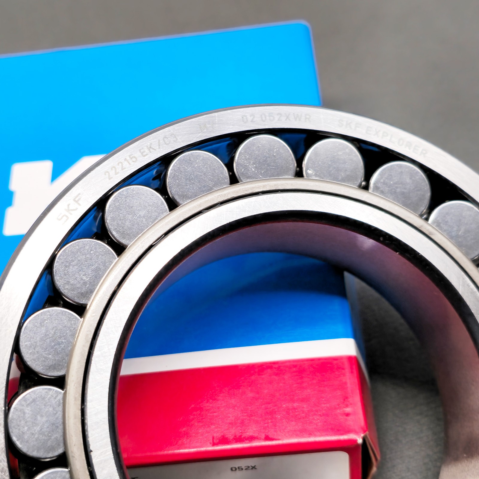 1PCS Spherical Roller Bearing For SKF 22215 EK C3 22215 EK/C3 75x130x31mm NEW