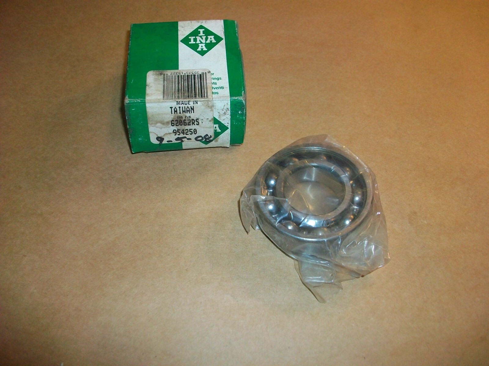 INA Roller Bearing 62062RS NEW IN BOX