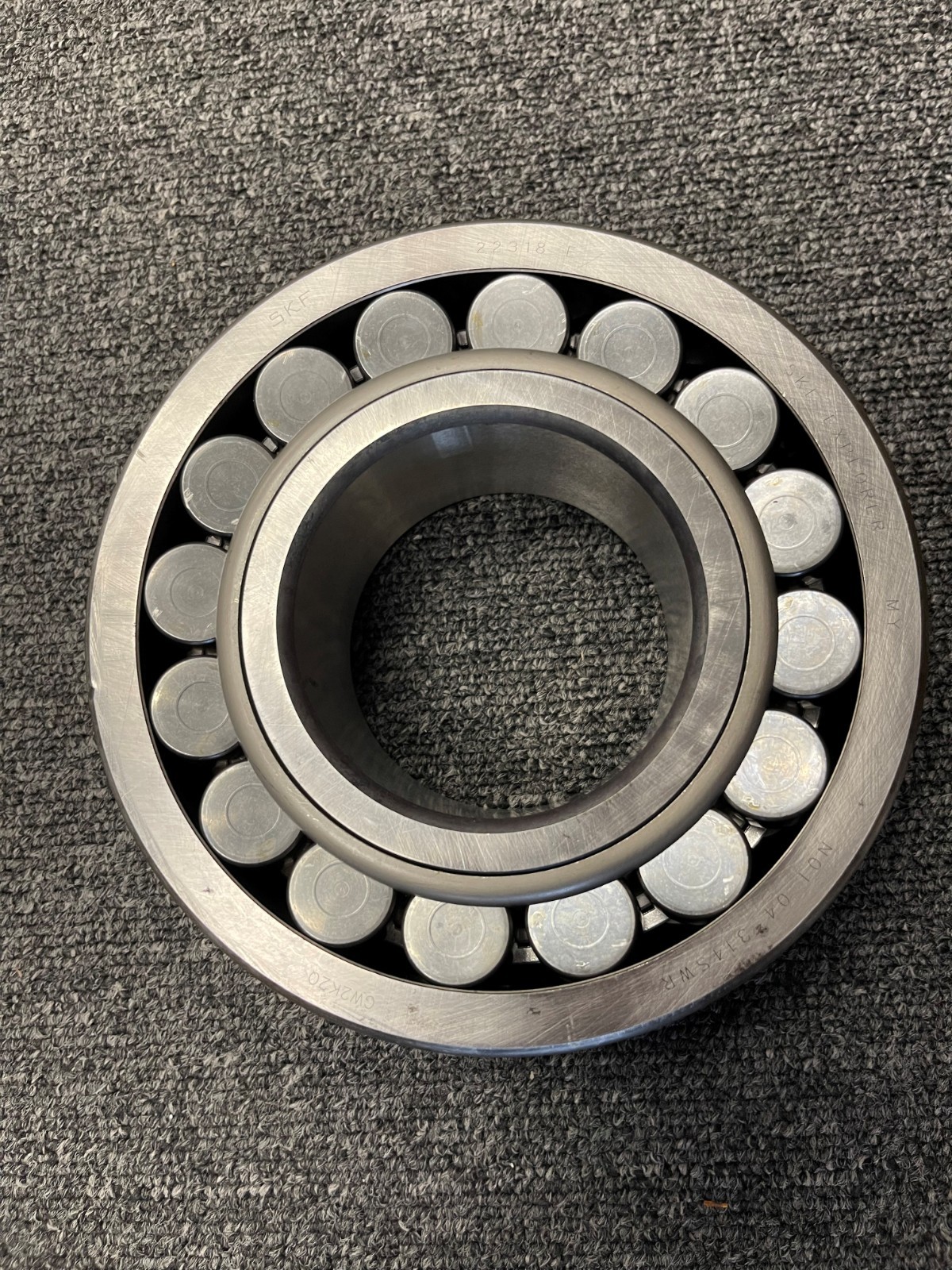 SKF 22318 E Spherical Roller Bearing