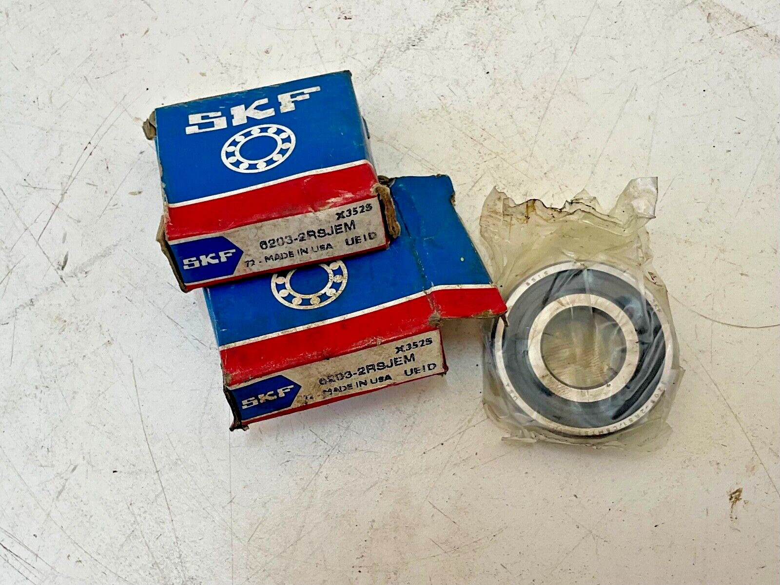 SKF 6203-2RSJEM BALL BEARING Straight Bore 17 mm ID X 40 mm OD X 12 mm