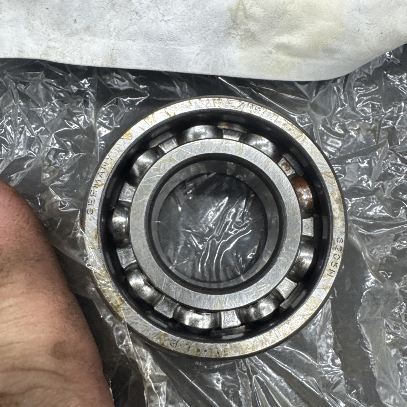 FAG 6205N Open Type Deep Groove Ball Bearing with Snap Ring Groove 25x52x15mm
