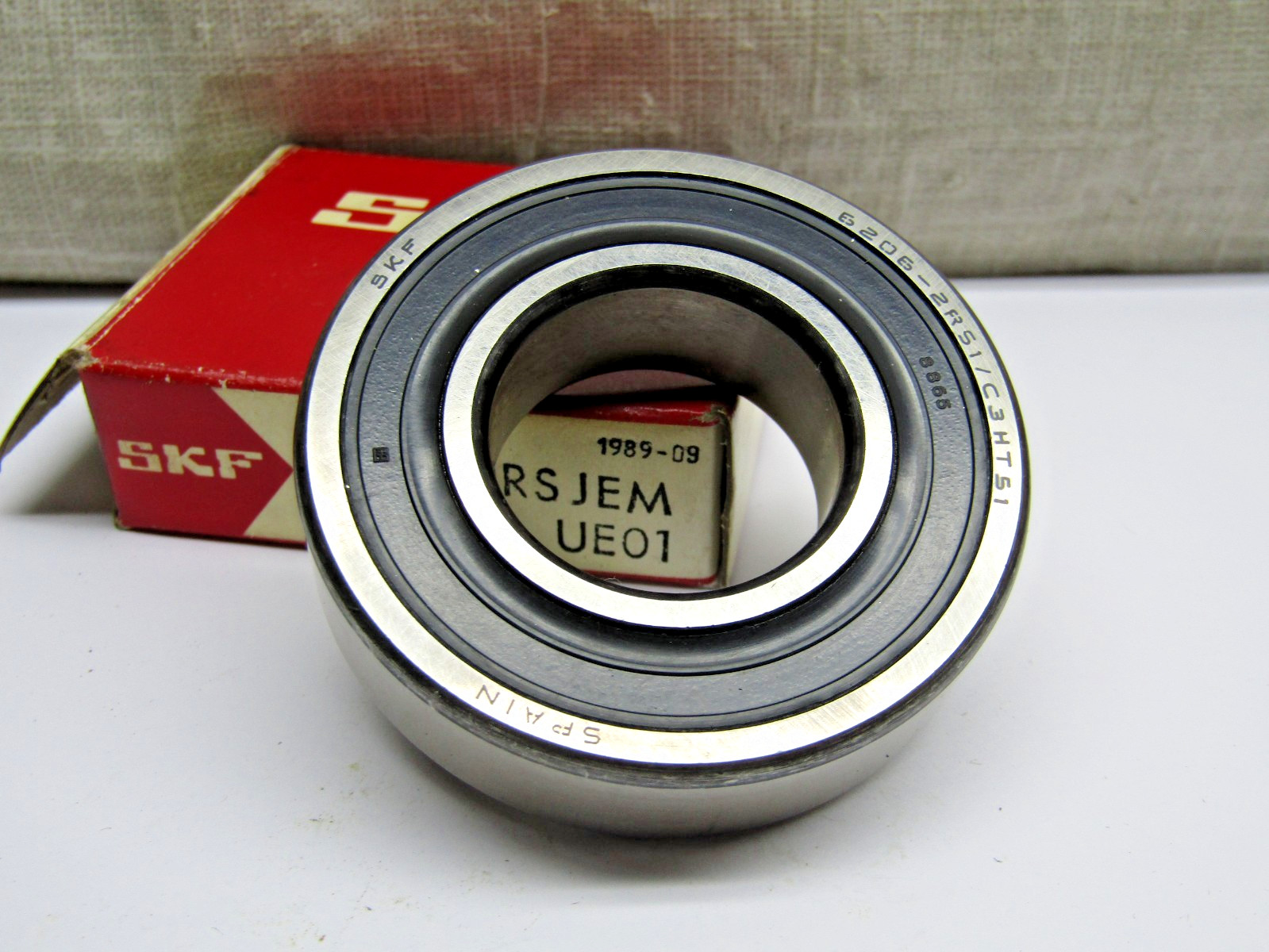 SKF 6206-2RS JEM 30mm x 62mm x 16mm Sealed Bearing