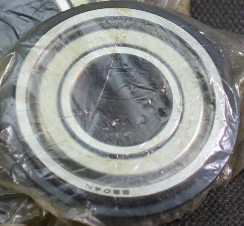 One (1) NSK 6204 ZNR Deep Groove Bearing 20MM ID w Snap Ring Japan NEW
