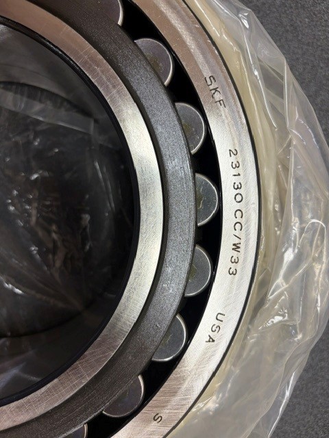 23130 CC/W33 SKF SPHERICAL ROLLER BEARING (NEW/NO BOX)