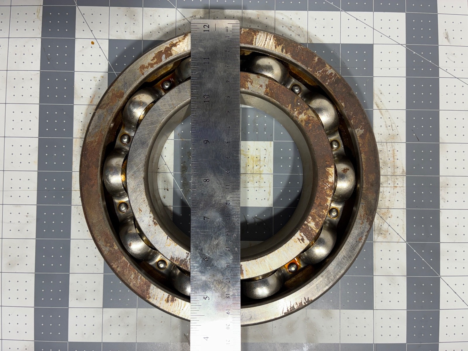 SKF 6222 – Single Row Deep Groove Ball Bearing – Made in USA – New Open Box