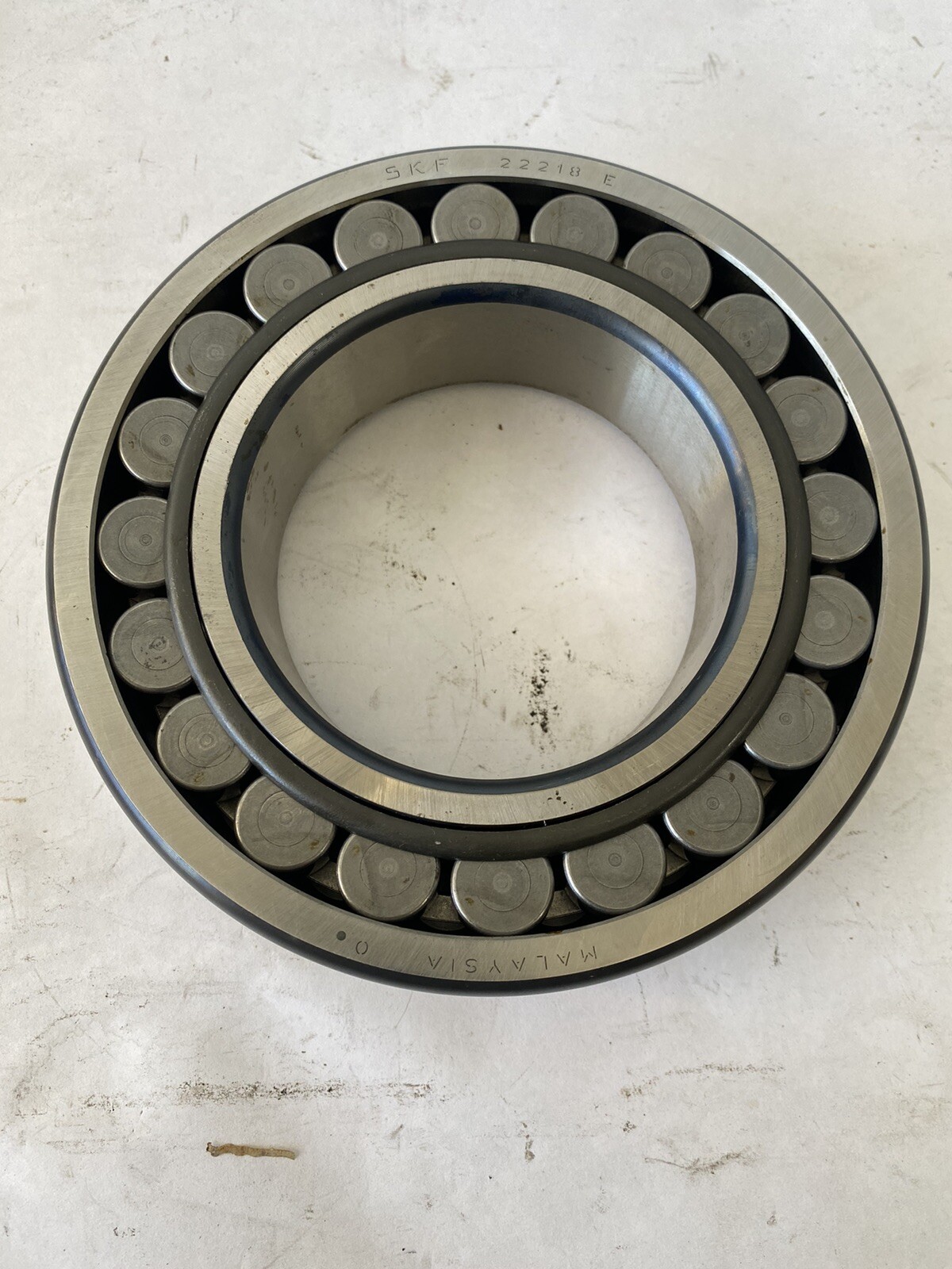 SKF,22218 E/C3,SPHERICAL ROLLER BEARING NNB