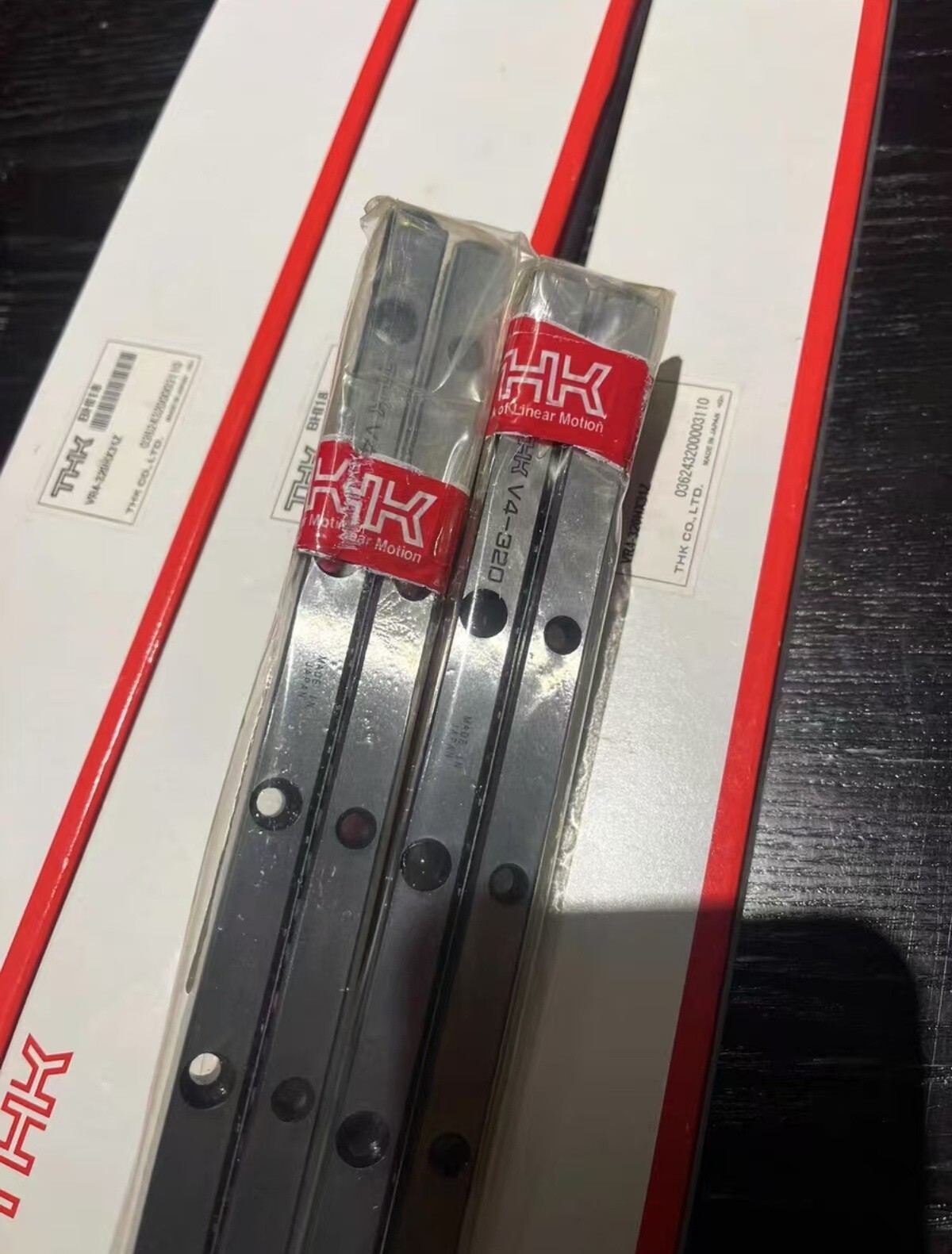 NEW THK VR4-320HX31Z rolling cross guide rail 1PCS #DC