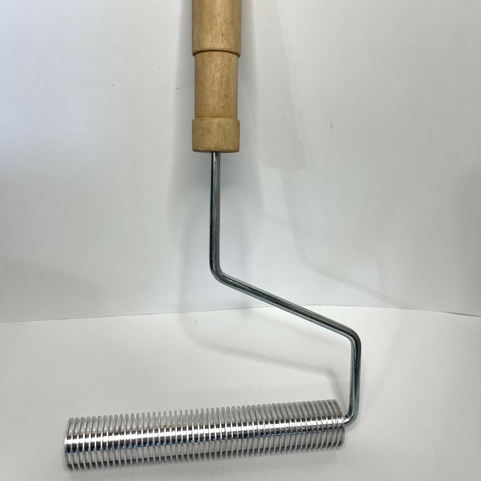 1″ x 6″ WOOD HANDLE ALUMINUM FIBERGLASS/RESIN ROLLER