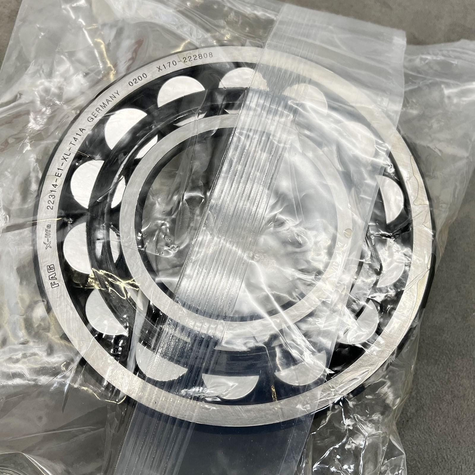 New 22314-E1-XL-T41A Spherical Roller Bearing for FAG (Schaeffler)