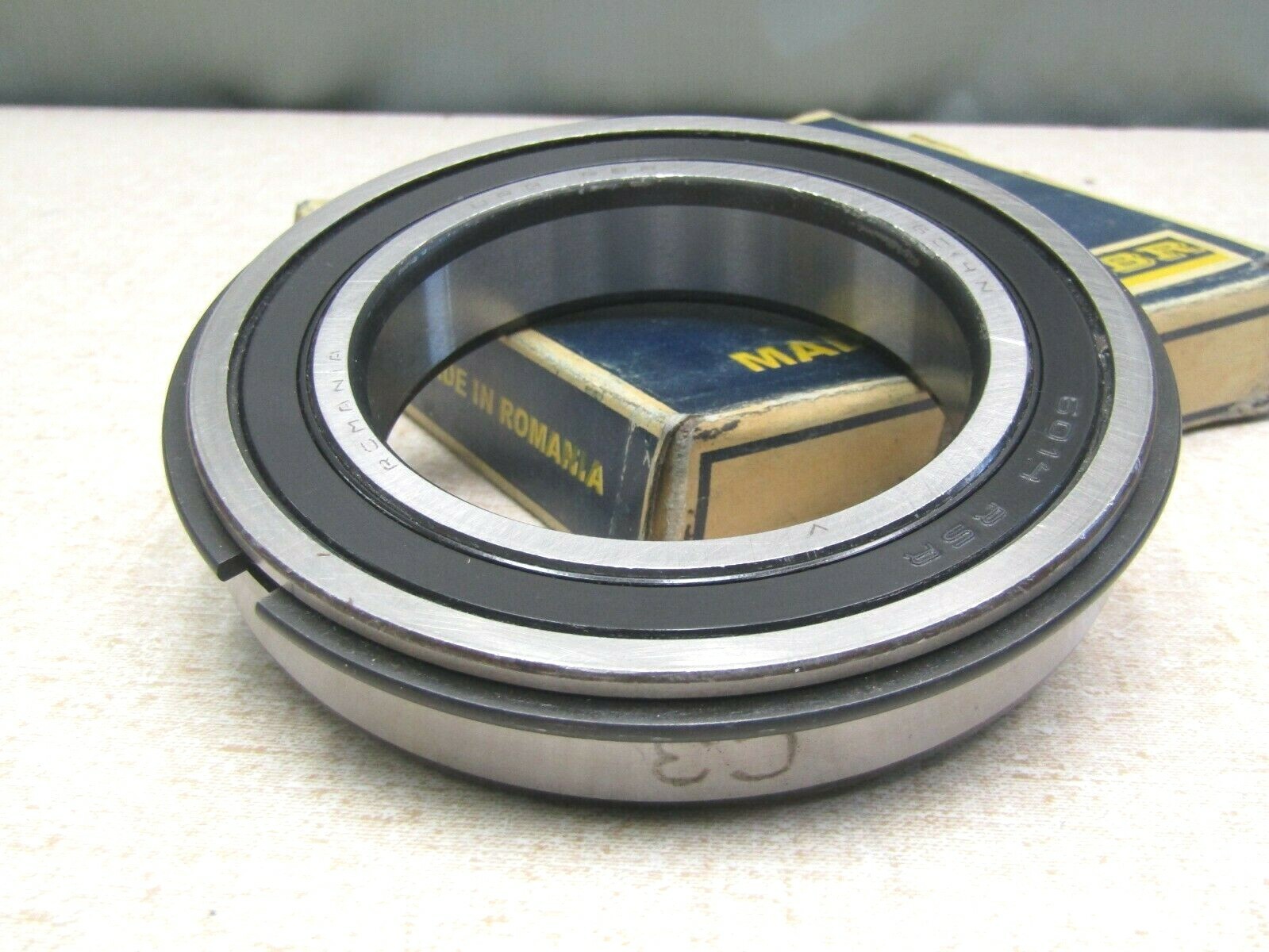 URB RBR 6014-2RSNR 70mm X 110mm X 20mm Deep Groove Sealed Snap Ring Bearing