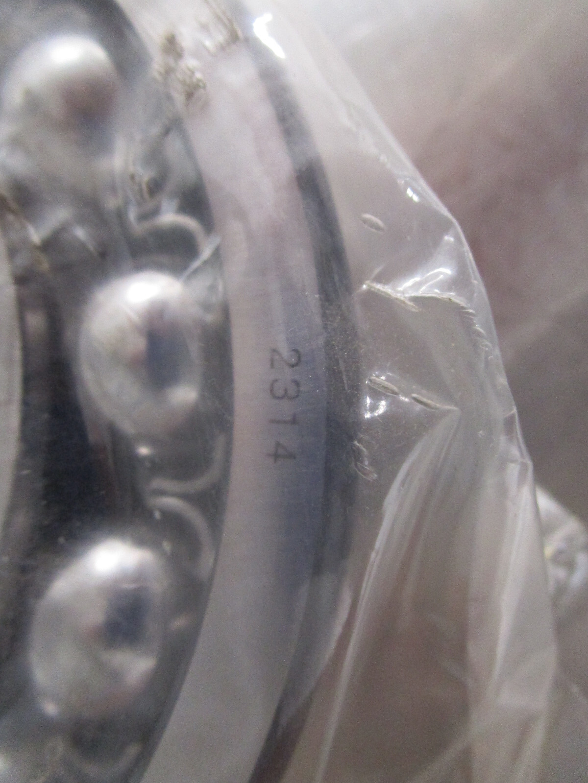 New SKF 2314 0702166U BEARING