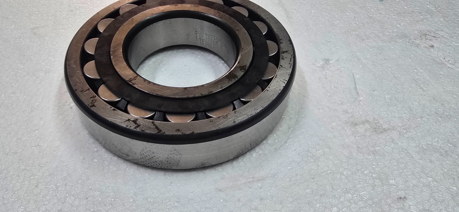 21318 E Spherical Roller Bearing 90x190x43 MM NEW FAG GERMANY 21318E Nylon Cage