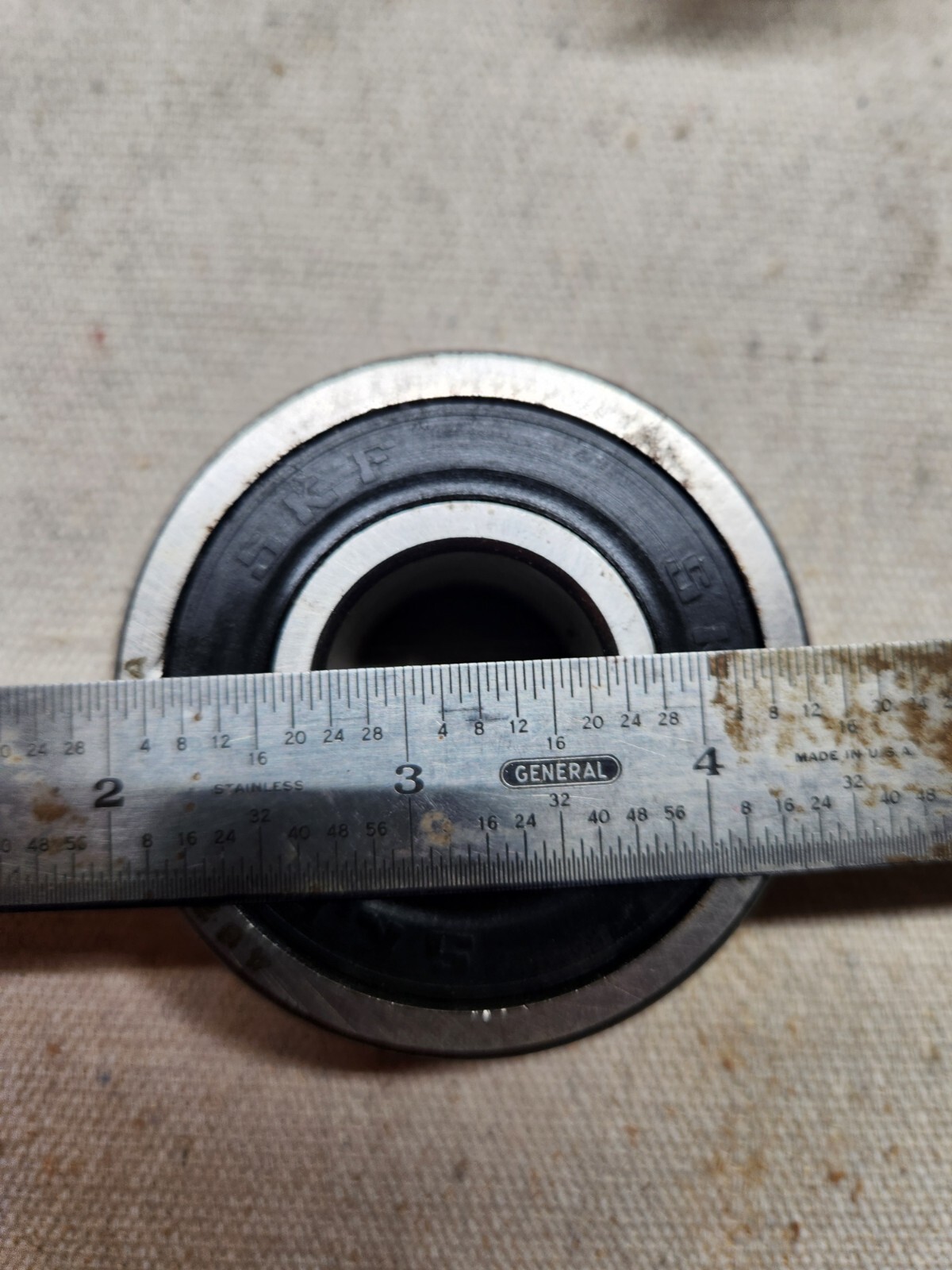 SKF Bearing 462305 VAA 2.5x 1 inch see pics. Minor surface rust. Make offer