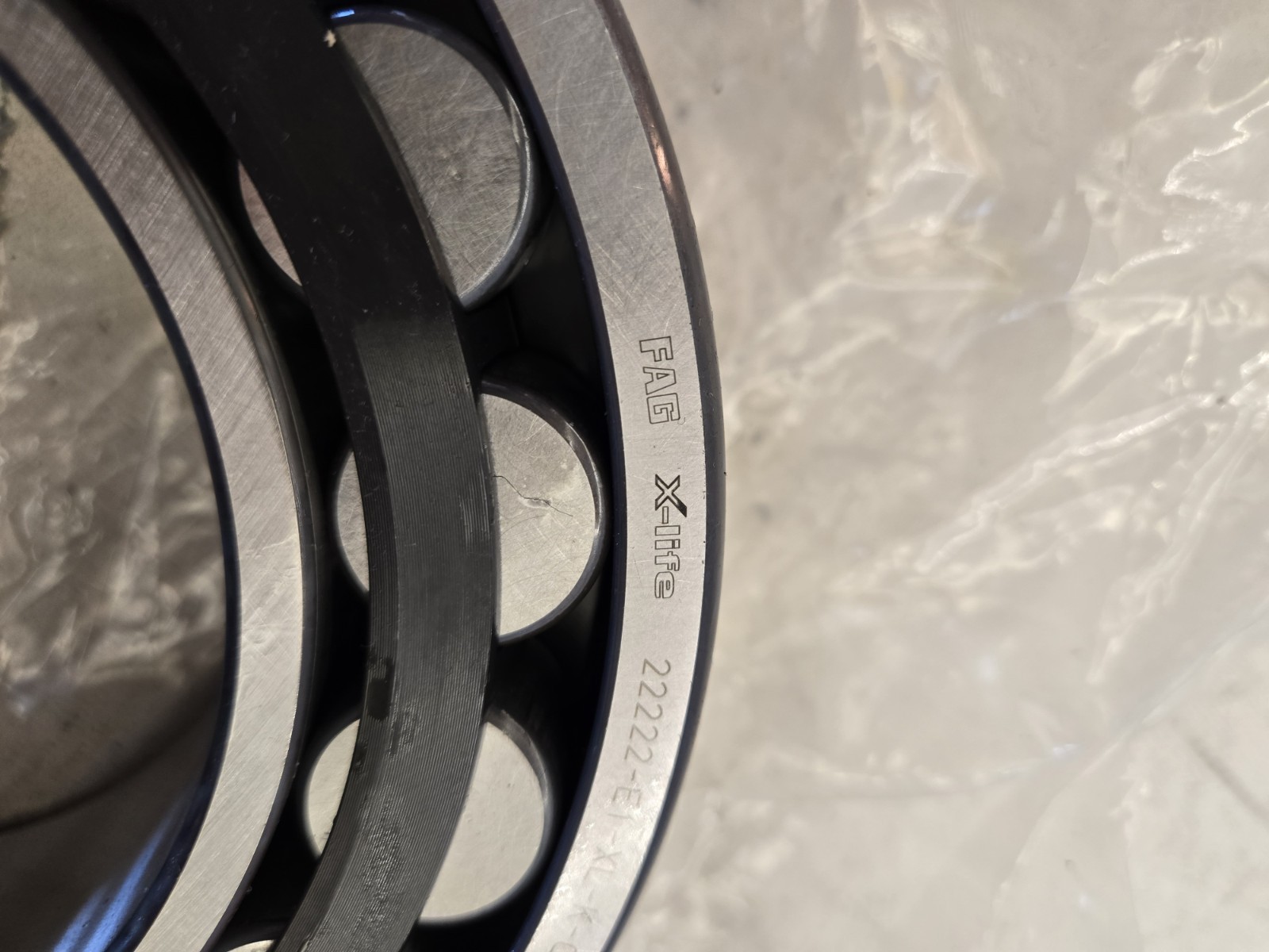 22222-E1-XL-K-C3 FAG SPHERICAL ROLLER 81111 Y163
