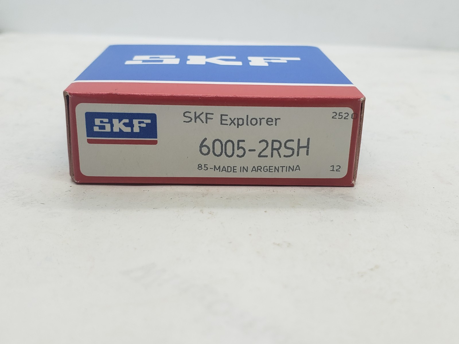 SKF 6005-2RSH DEEP GROOVE BALL BEARING 25x47x12mm, LOT OF 3, NIB