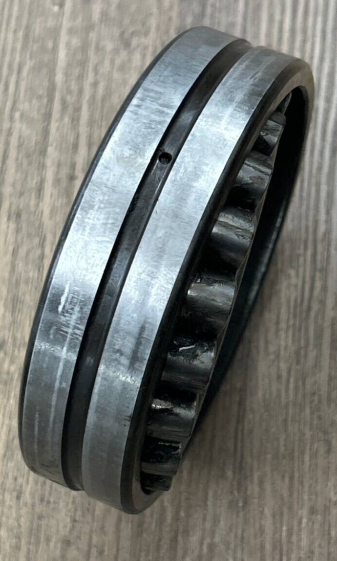 SKF SPHERICAL ROLLER BEARING 22215 E/C3
