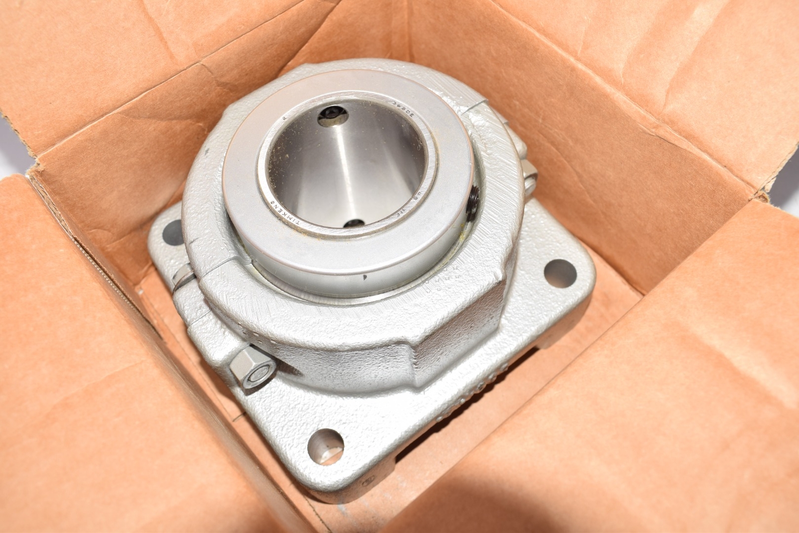 NEW SEALMASTER RFB 200C CR Flange-Mount Roller Bearing Unit Tapered Roller Brg.,