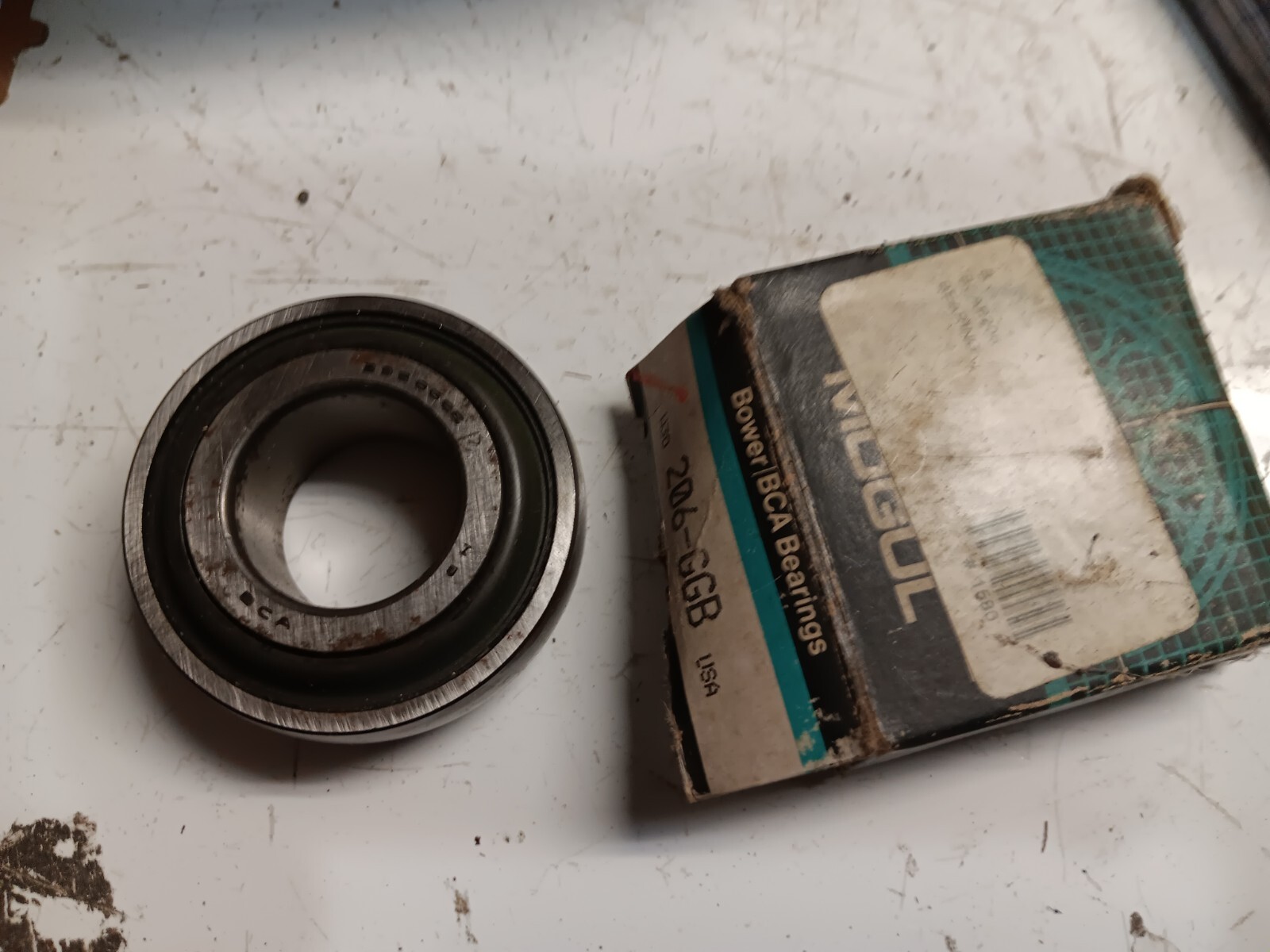 New Federal Mogul Sealed Ball Bearing 206-GGB
