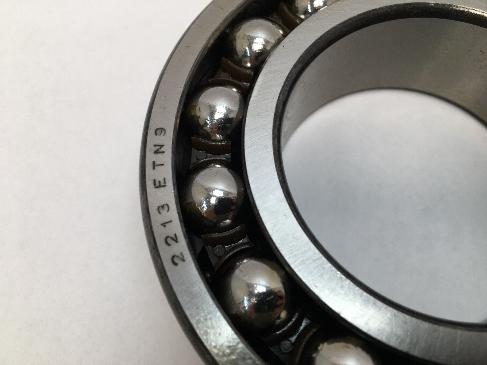 SKF 2213-ETN9 Self Aligning Bearing 65x120x31 mm 2213 E TN9 22213E Sweden