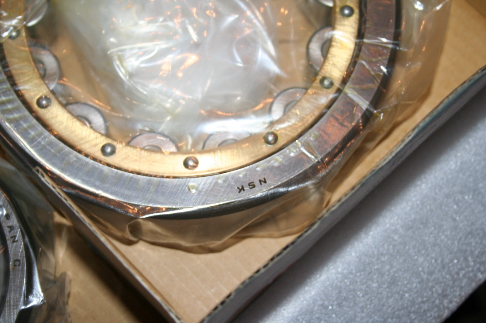 NSK NU318MC4 Cylindrical Roller Bearing 90x190x43 mm NU 318 M C4 * NEW *