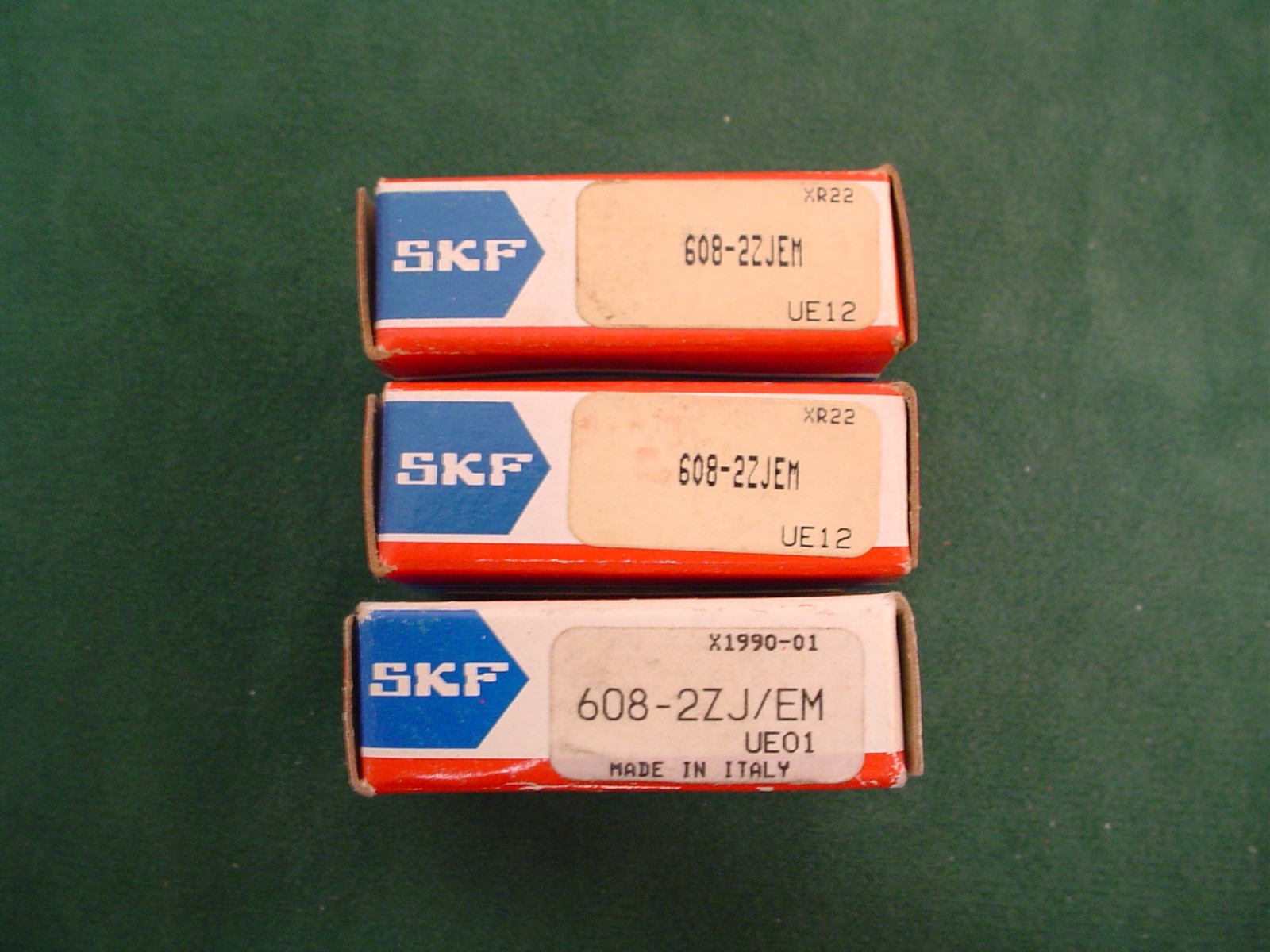 3 pcs SKF 608-2ZJEM 608-2ZJ/EM Bearings New in Box Free Shipping USA Seller