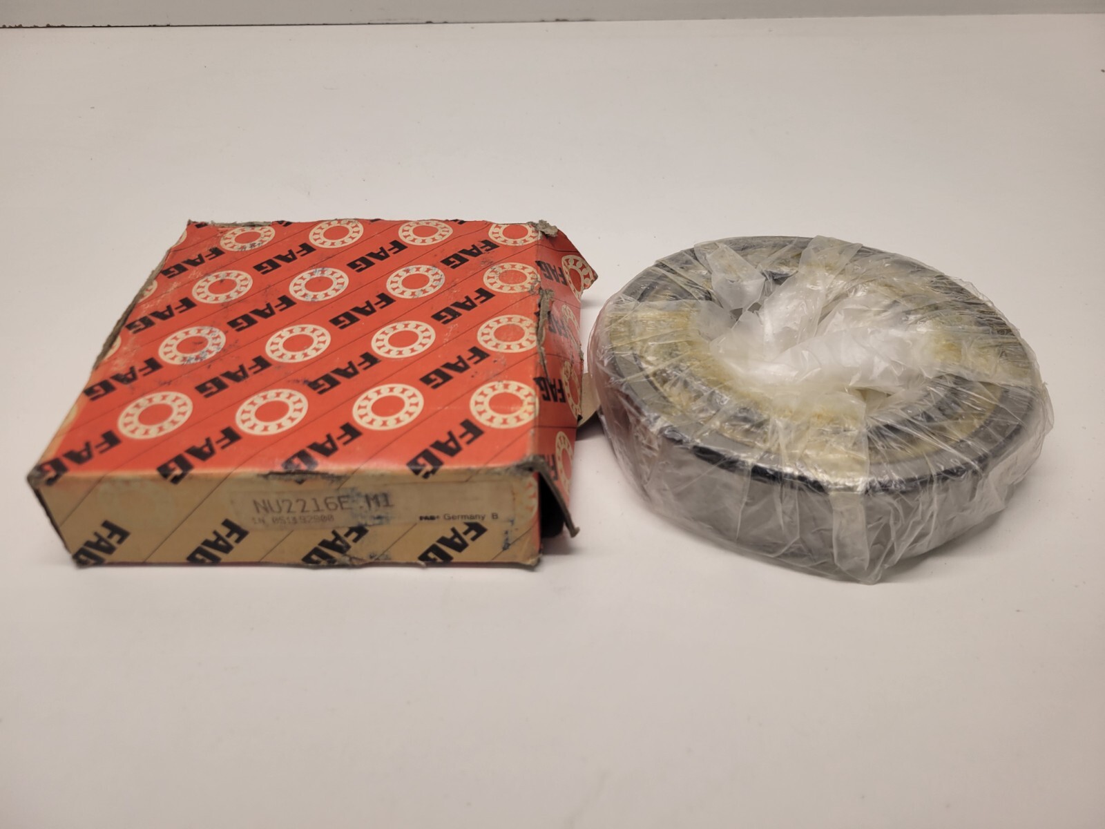 NEW IN BOX! FAG CYLINDRICAL ROLLER BEARING NU2216E.M1 NU2216EM1