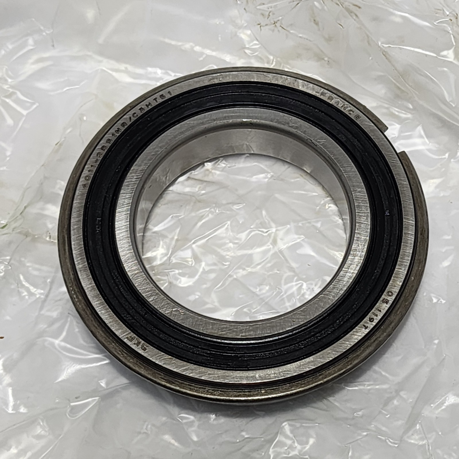 SKF 6011 2RSNRJEM / 6011 2RS NR C3 Ball Bearing