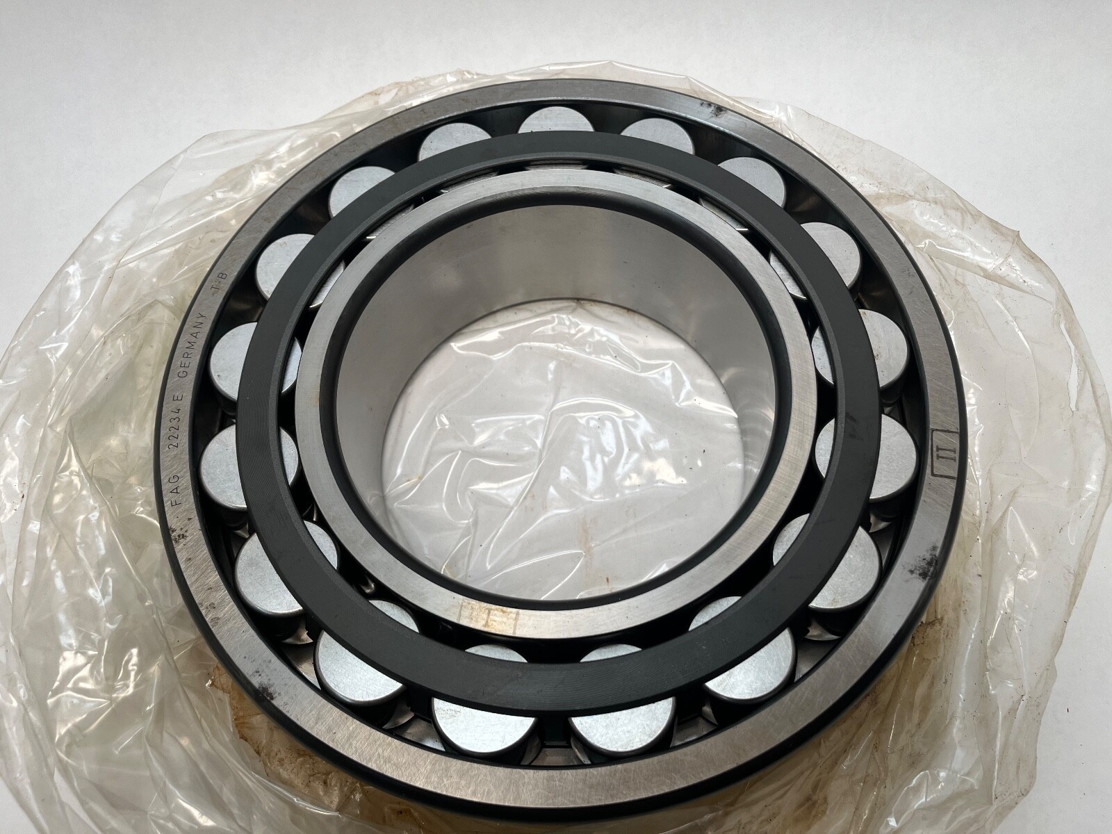 FAG 22234E Spherical Bearing 170x310x86 mm 22234E 22234-E-W33 Germany