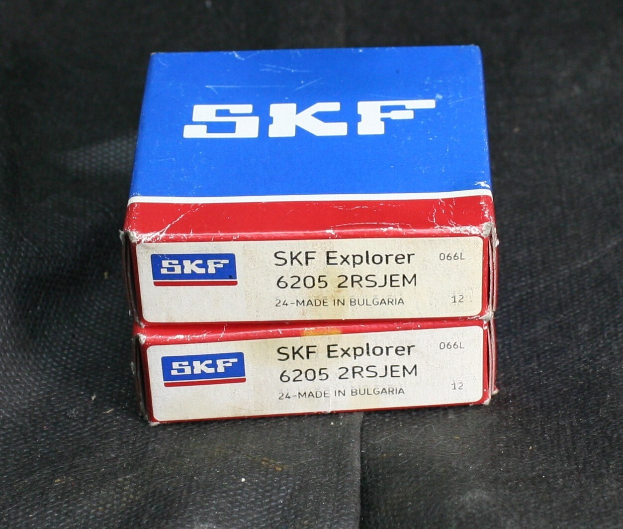 One (1) SKF 6205 2RSJEM Deep Groove Bearing 25 MM Bore NIB Bulgaria NEW