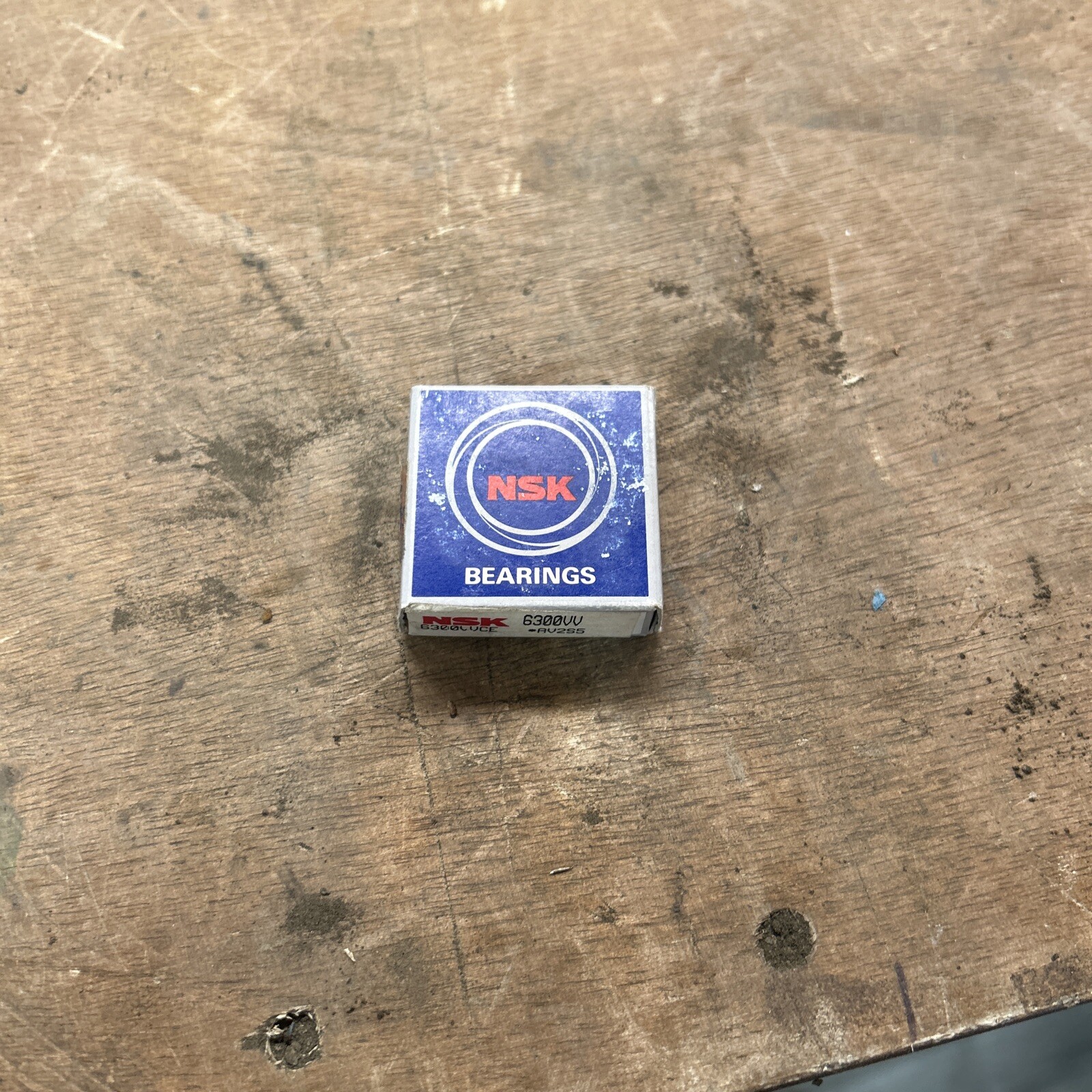 NSK 6300 VV CE BALL BEARING, RUBBER SEALED 10x35x11mm 6300 6300VV *AV2S5