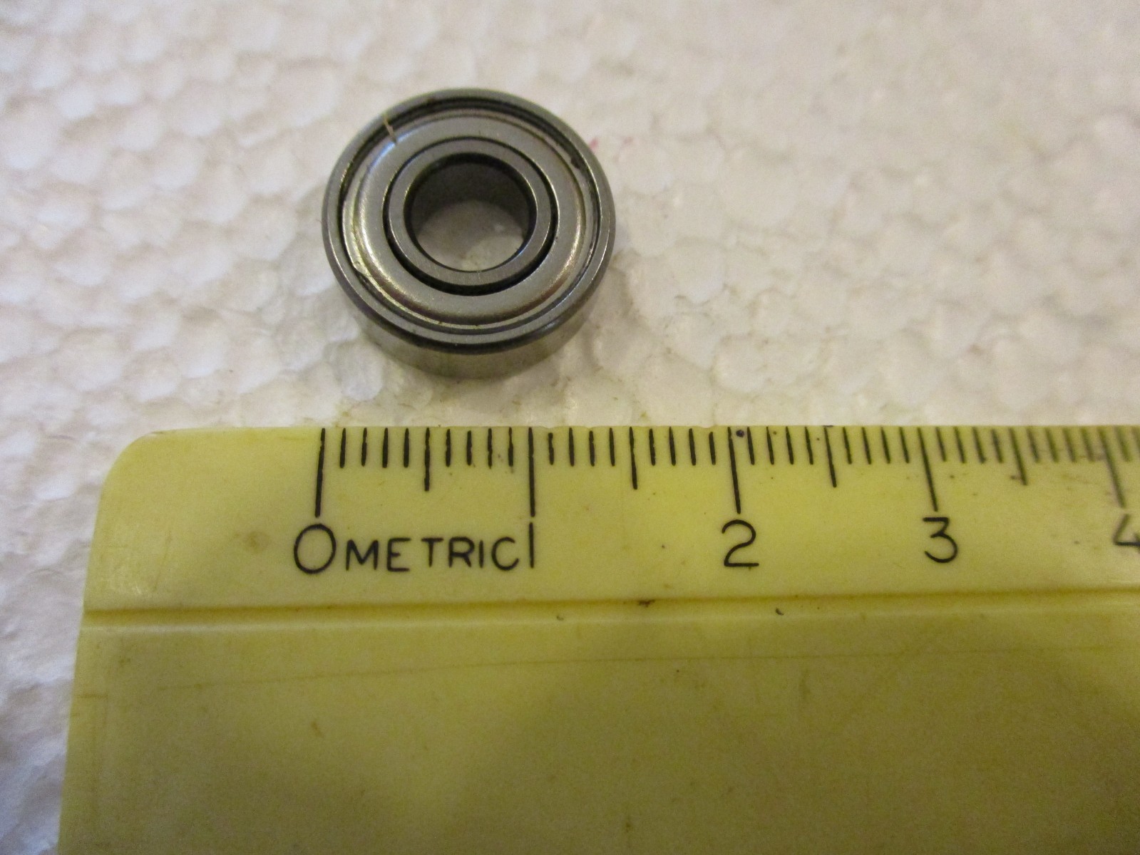 696-ZZ shielded bearing. 6x15x5mm.