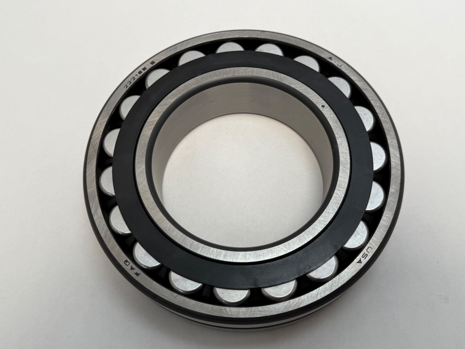 FAG 22216ES.TVPB Spherical Bearing 22216E 22216-E-S-TVPB-W33 80x140x33 mm