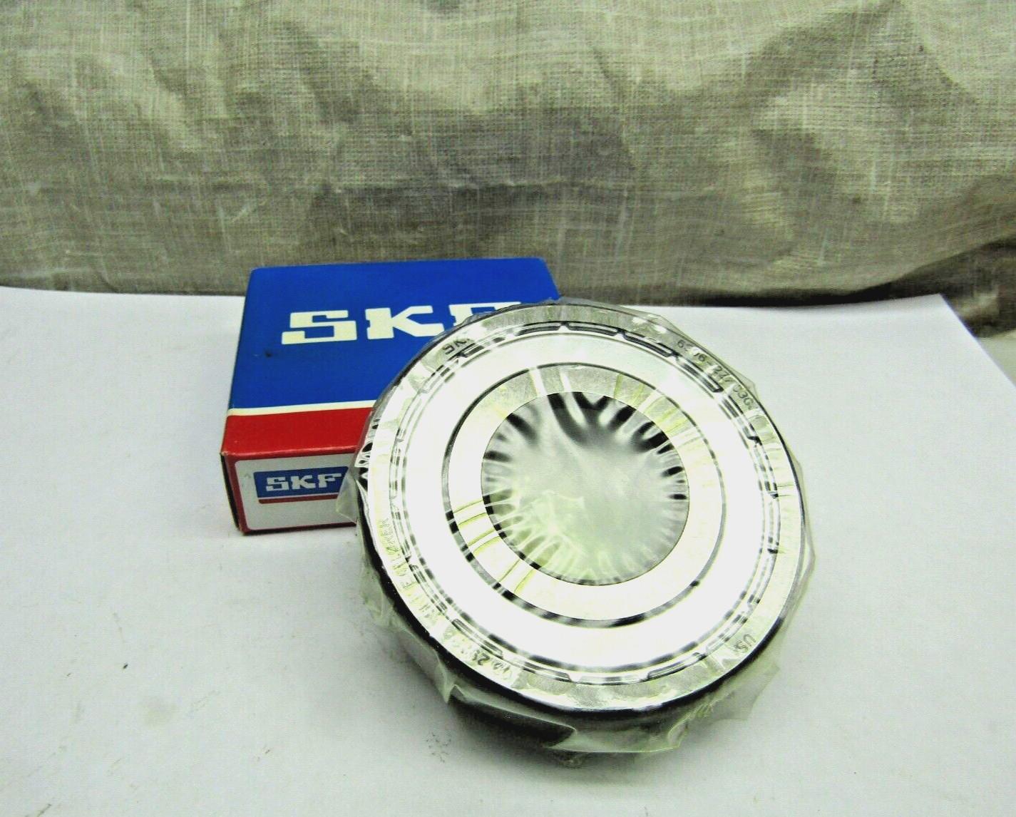 SKF 6306-2Z JEM 30mm X 72 mm X 19mm Metal Shielded Bearing Made in USA