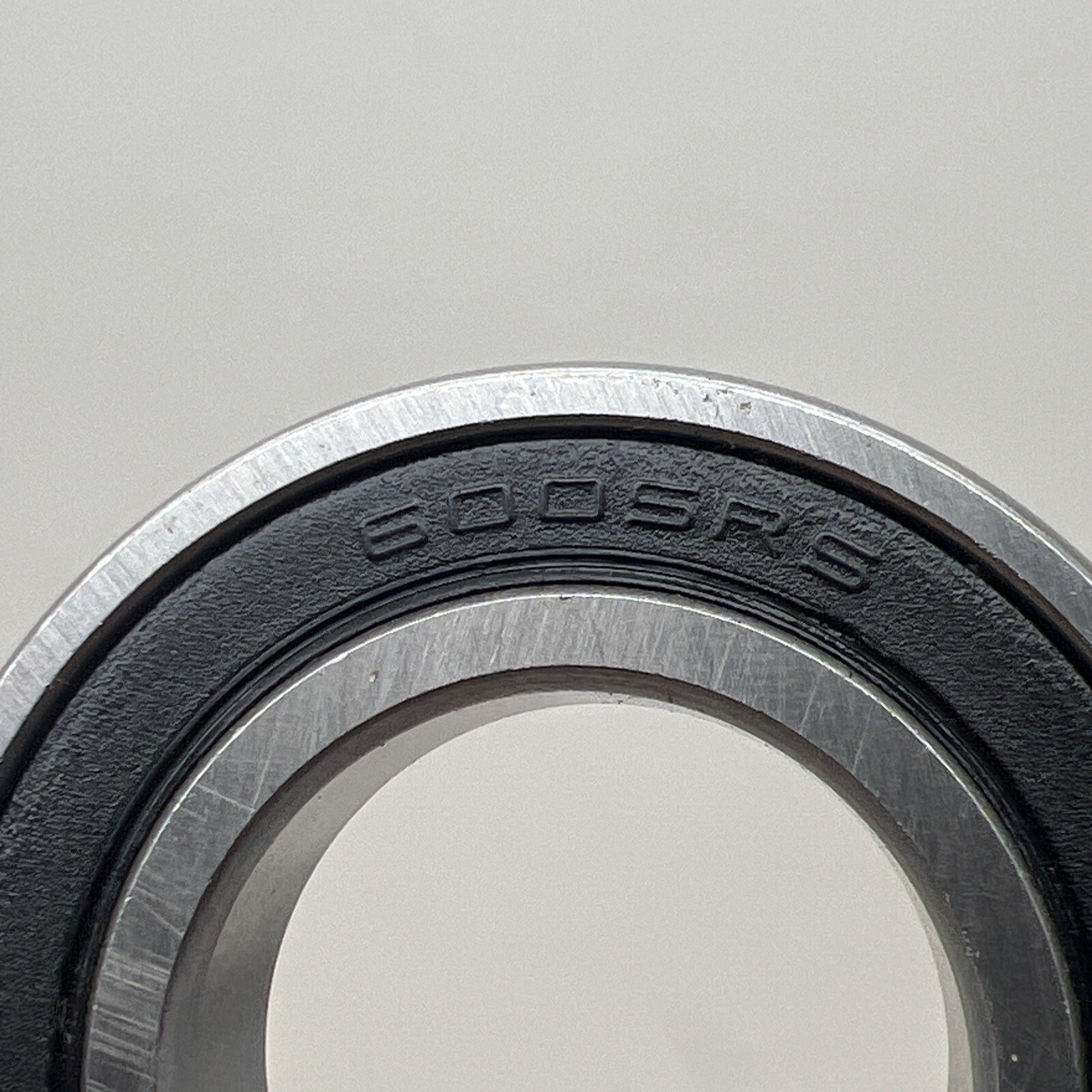 Lot of (22) 6005-RS Rubber Seal Shield Bearing 25 x 47 x 12mm *Rust Spots*