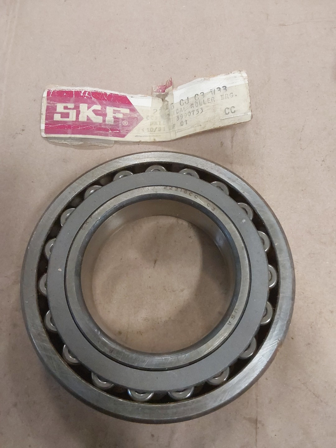 SKF 22216CC C3 Spherical Bearing 80x140x33 mm M36