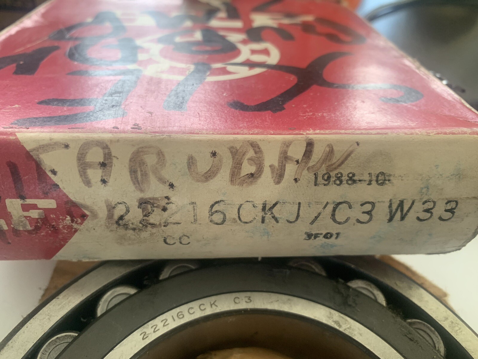 SKF 22216 CKJ/C3/W33 Spherical Roller Bearing 22216CKJ 22216CCK 80x140x33mm