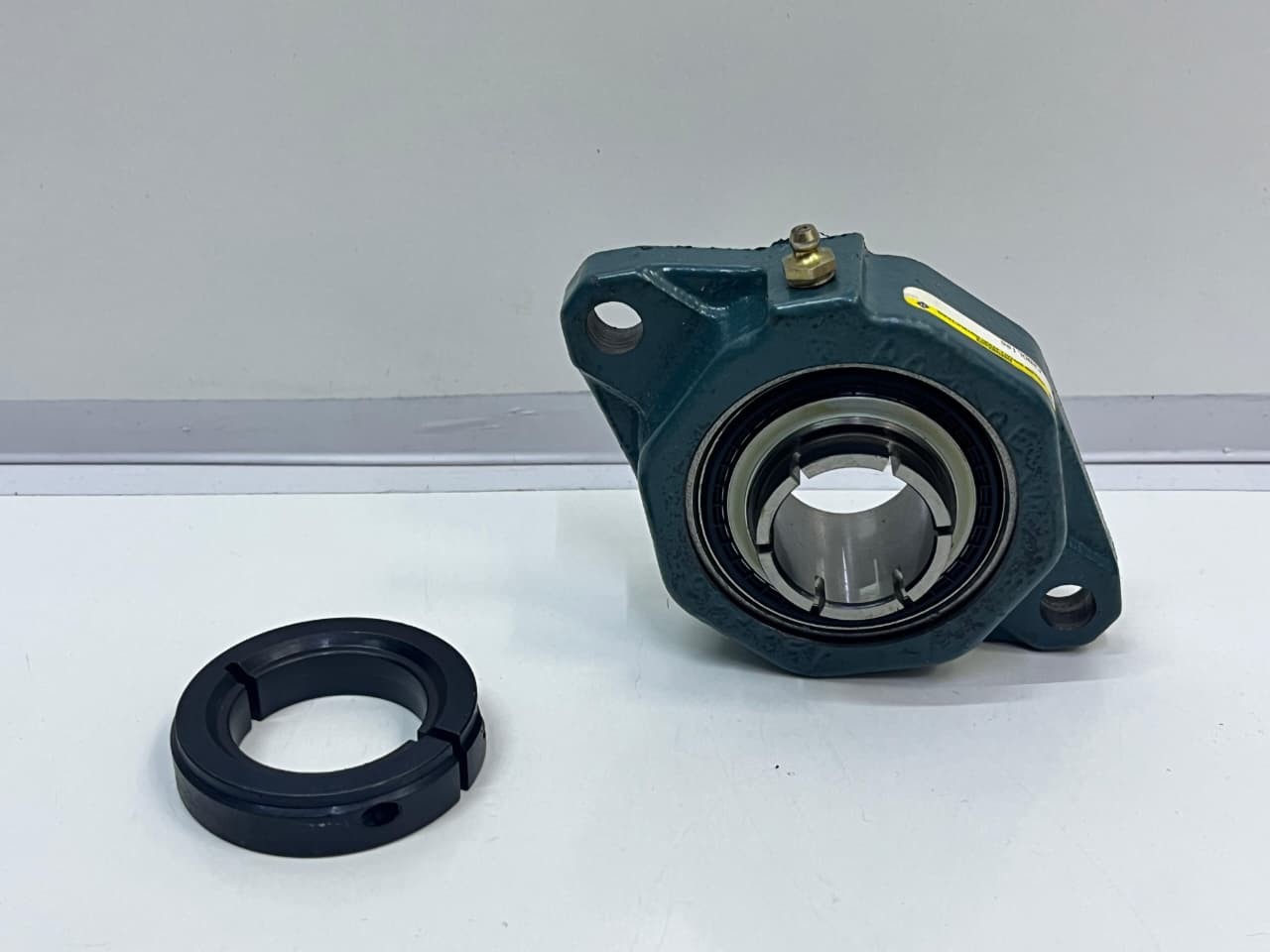 New BALDOR / DODGE 128765 F2B-DL-106 Flange-Mount Bearing Unit, VS#178