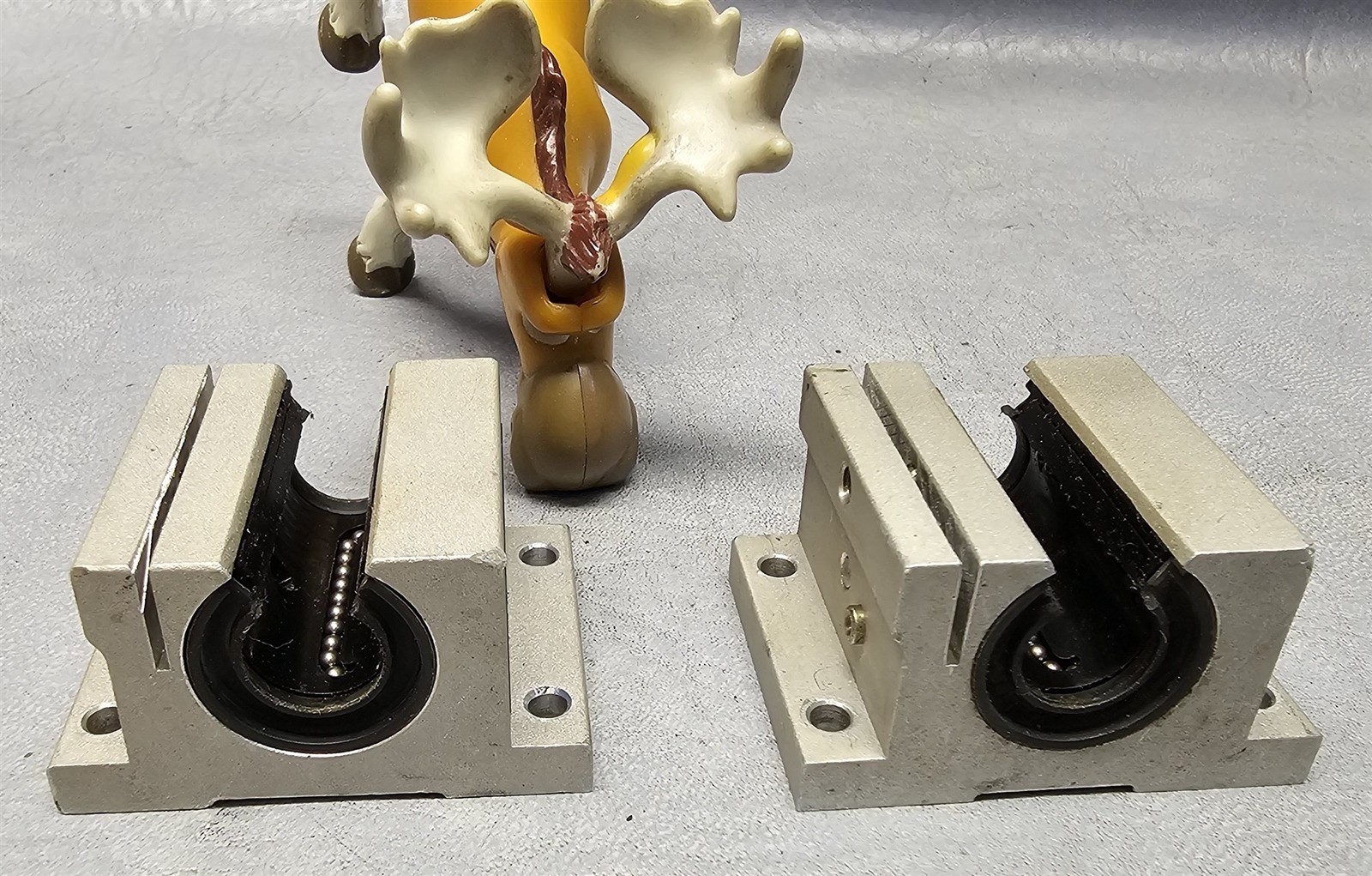 SPB8OPN Thomson Super Pillow Block Bearings w/ 30″ Rails Lot of 2