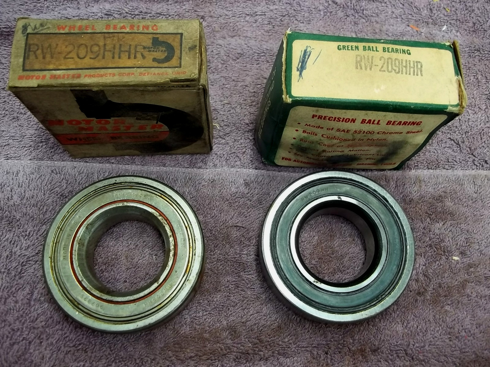 2 – Green RW209HHR wheel bearing ( Ford C1VV-1225A / GM 907225 ) (VP-32)