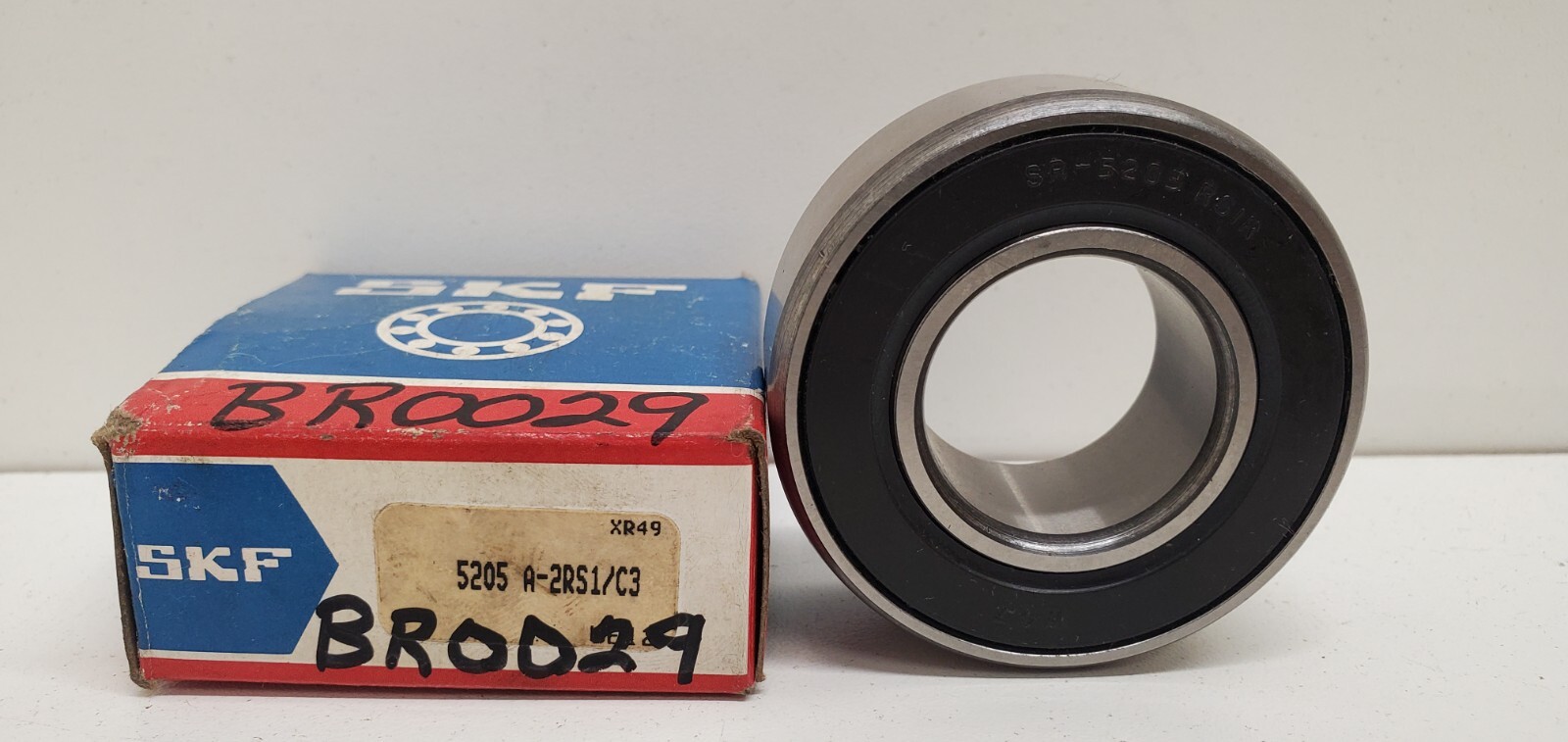 NEW IN BOX! GENUINE SKF ANGULAR CONTACT BALL BEARING 5205 A-2RS1/C3