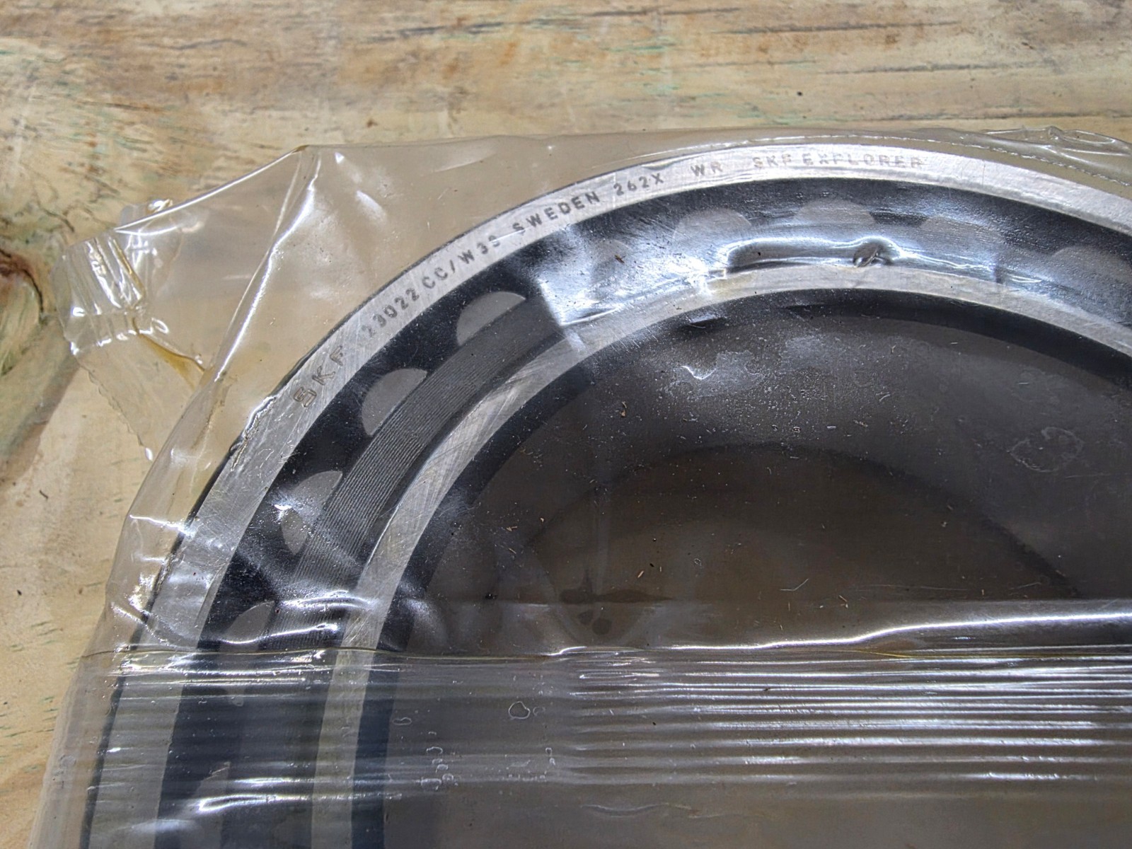 SKF 23022 CC/W33 Spherical Roller Bearing w/ Relubrication Feat. 110mm Bore Dia.