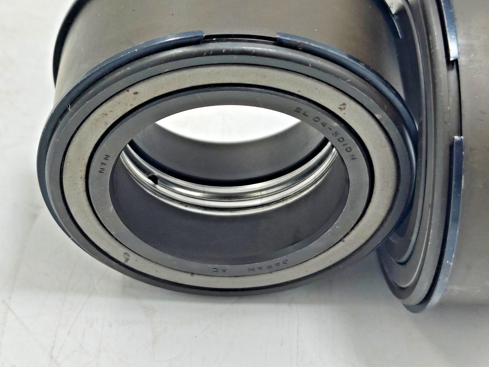 SL 04 5010 N NTN Double-Row Cylindrical Roller Bearing SL04 5010NR , NNF5010ADA