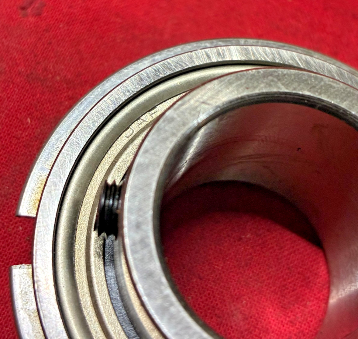 JAF 7616DLG SINGLE-ROW DEEP GROOVE BALL BEARING BORE: 1″ OD: 2″